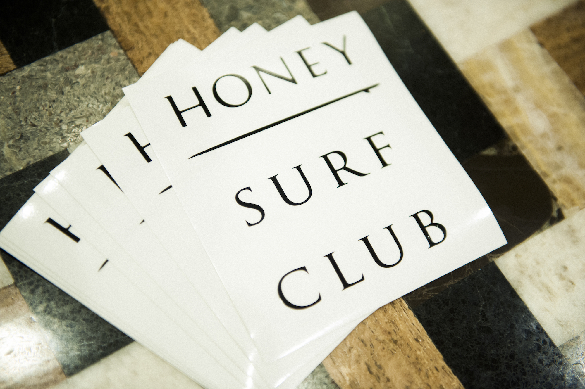 人気女性誌「HONEY」が提案する 素敵なBEACH LIFE | FINEPLAY