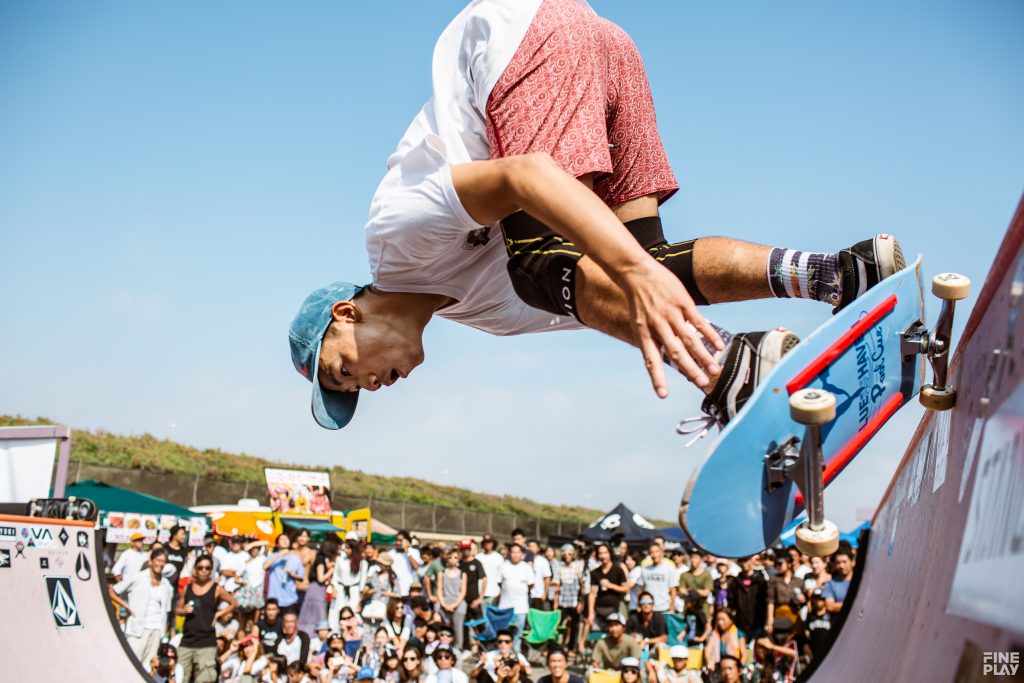 THE MOMENTS of THE SURFSKATERS