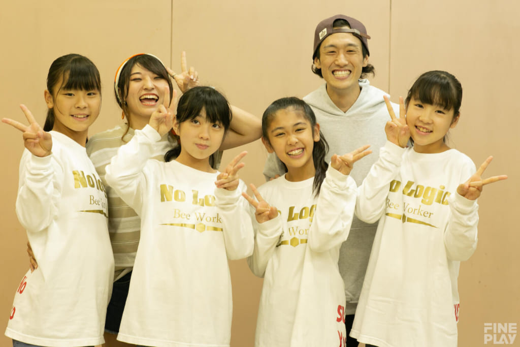 大森D.D.S 写真上段左からコーチのはち、dash、下段左からNo LogicのSUZU、Yu-Yu、Pico、Nono / photo by HAMASHOW