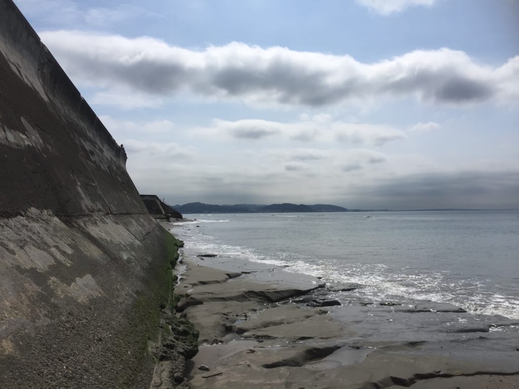 「初めてこの光景を見た人には、何も感じることはないと思うが、長年親しんだ海岸線の砂浜の変化には感傷的にならざるをえない」 / photo by Surf Voice