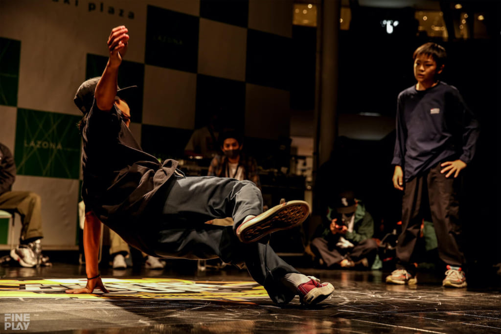 BBOY Take photo by HAMASHOW