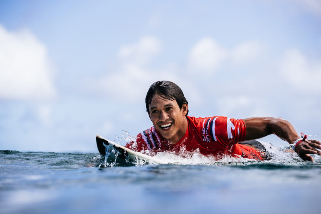 ケリー、圧巻。WSL CT開幕戦「ビラボン・プロ・パイプライン」男女王者 