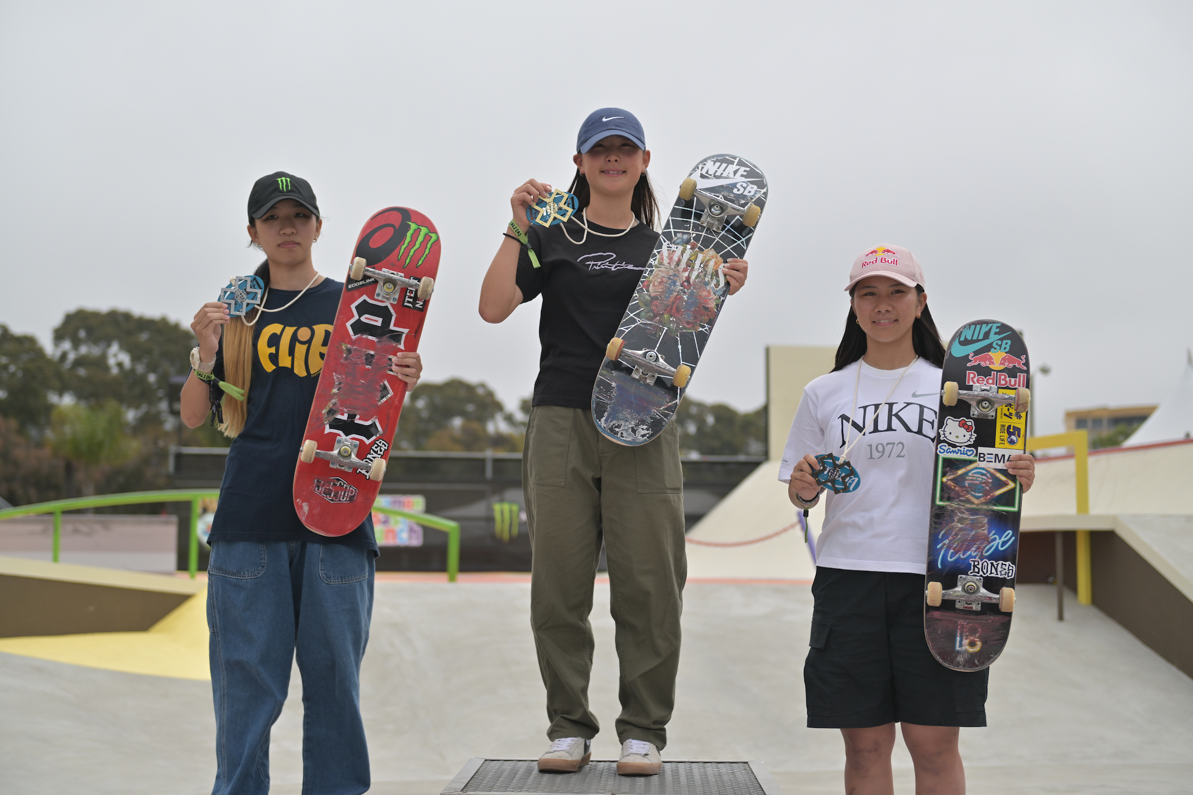 ロング スケートボード LAND SKATE AKAW アカウ CONCRETE WAVE