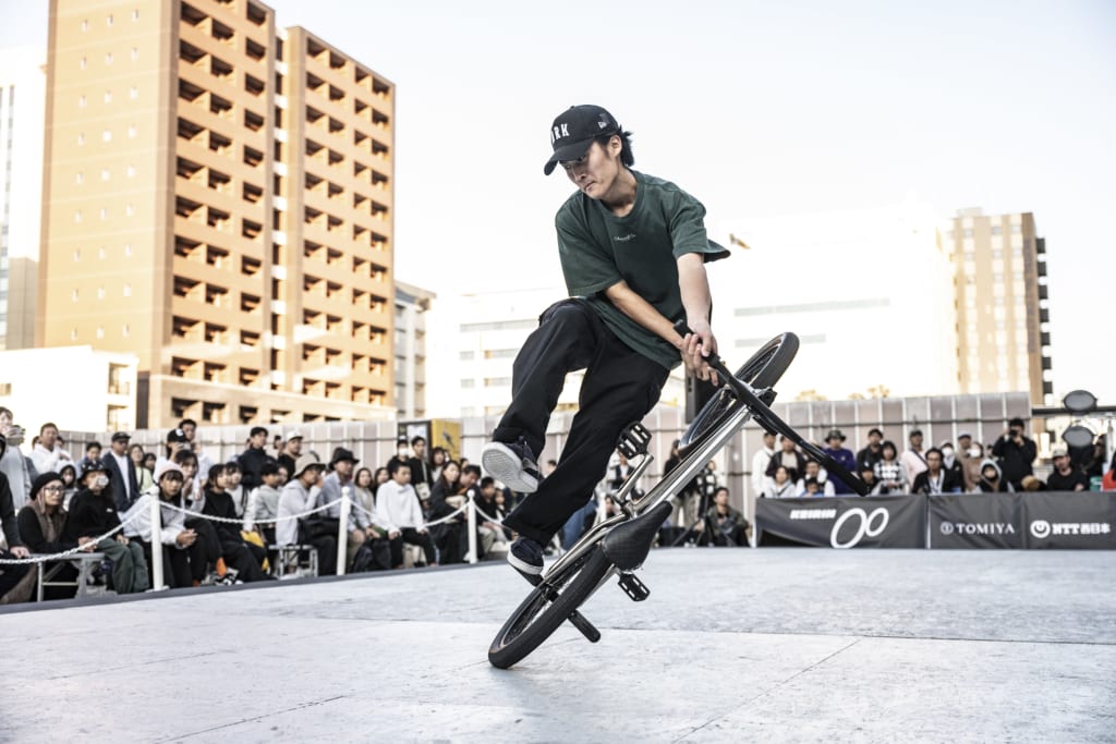 世界最高峰と言っても過言ではない日本一を決める戦いを制したのは「第8回全日本BMXフリースタイル選手権」フラットランド種目 | FINEPLAY